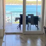 Nautica