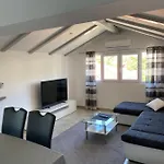 Nautica 公寓 *