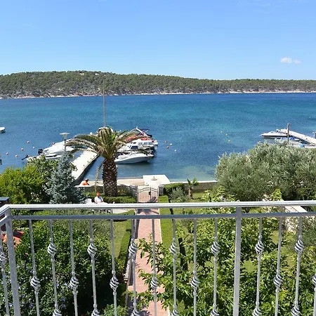 Apartments Nautica *